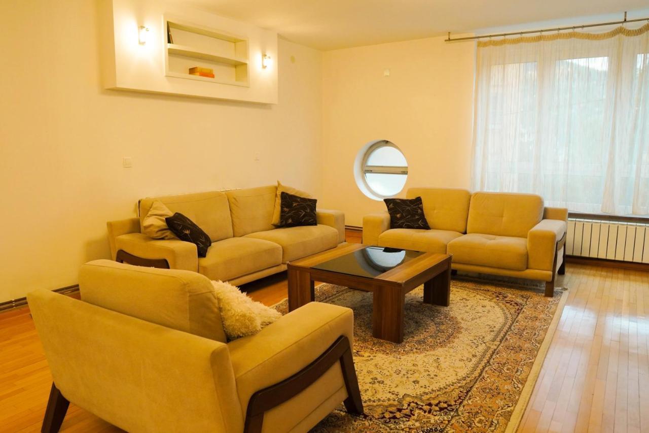 City Center Grand Apartment - Three-Bedroom, Free Parking Sarajevo Exterior foto