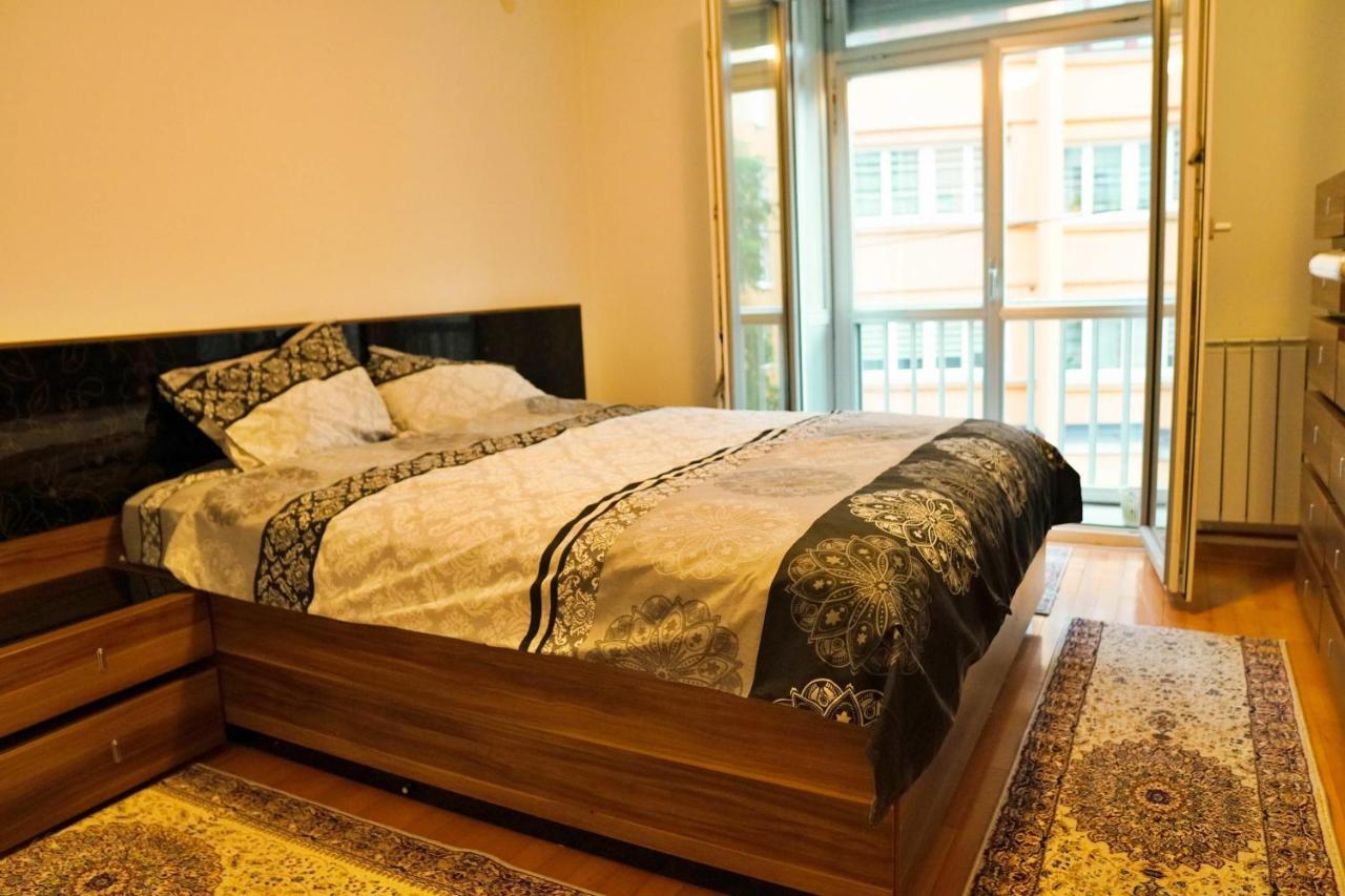 City Center Grand Apartment - Three-Bedroom, Free Parking Sarajevo Exterior foto
