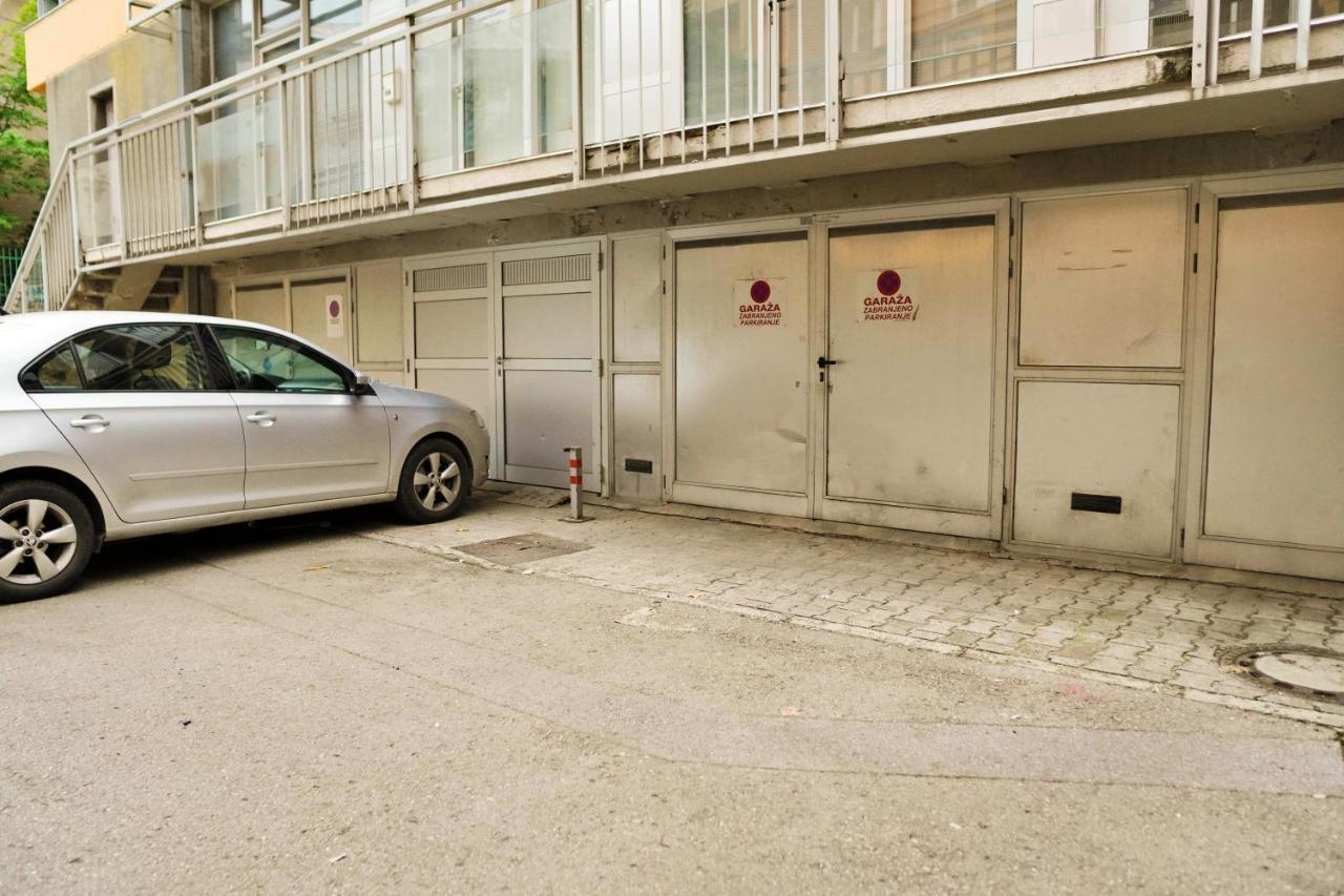 City Center Grand Apartment - Three-Bedroom, Free Parking Sarajevo Exterior foto