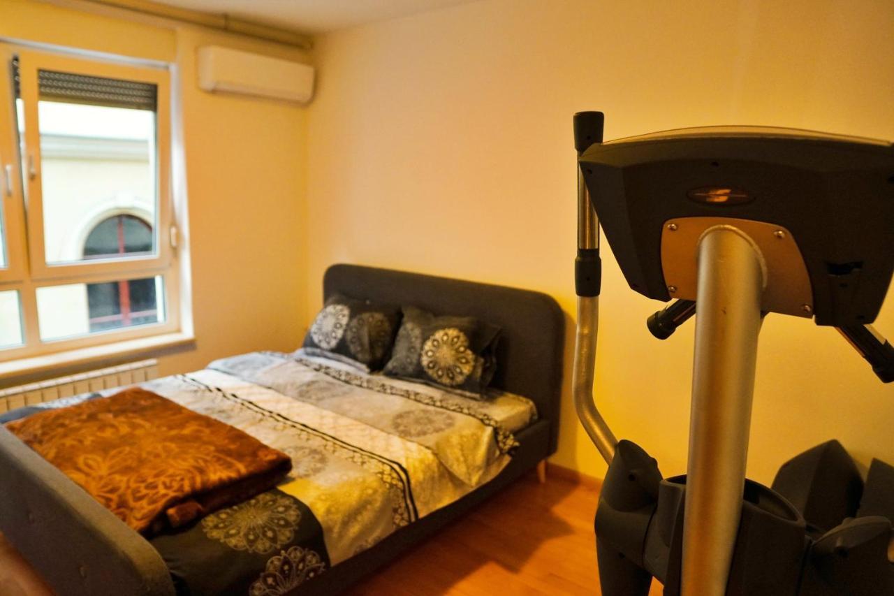 City Center Grand Apartment - Three-Bedroom, Free Parking Sarajevo Exterior foto
