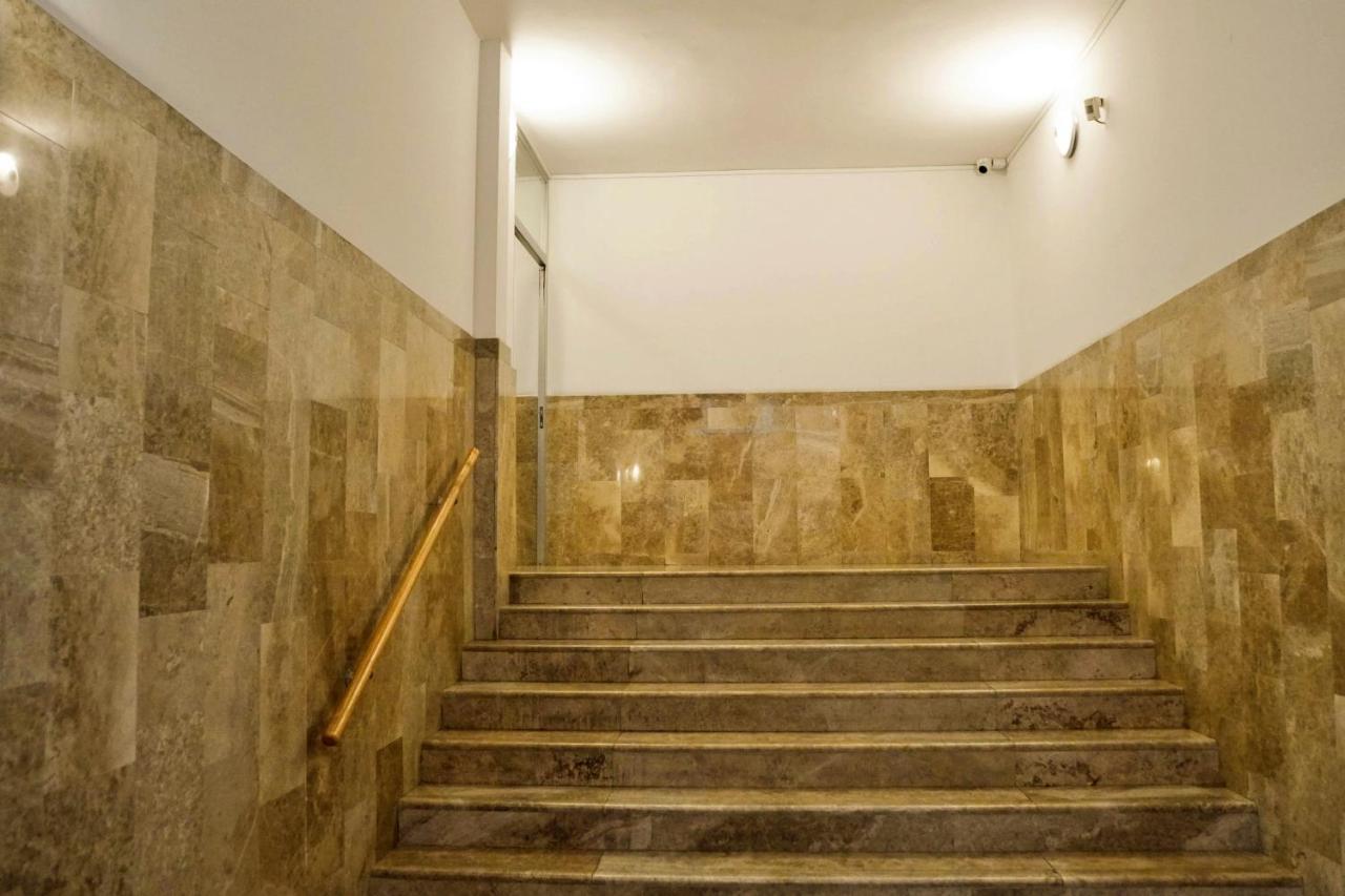 City Center Grand Apartment - Three-Bedroom, Free Parking Sarajevo Exterior foto